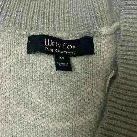 Witty Fox Button up sweater - Picture 2 of 3